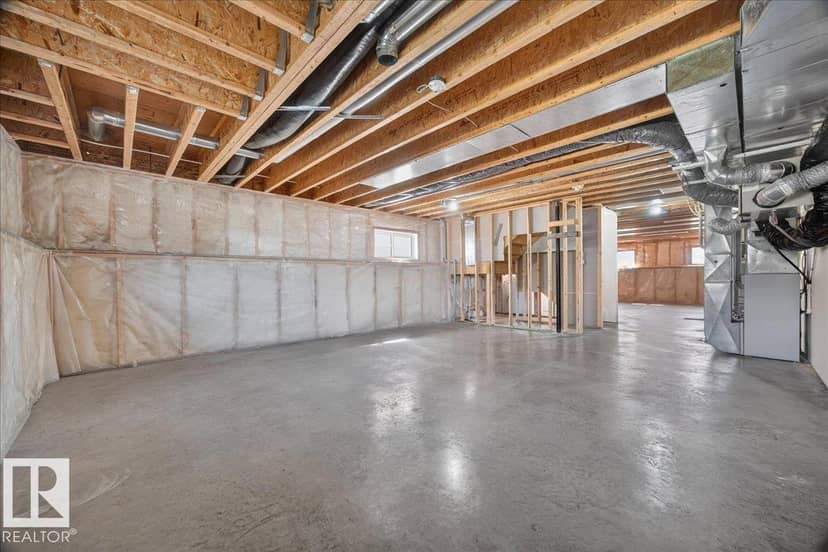 4925 51 AV — photo 29 of 35