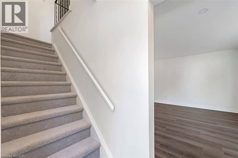 108 & 110 DELAWANA Drive, Hamilton, photo 8