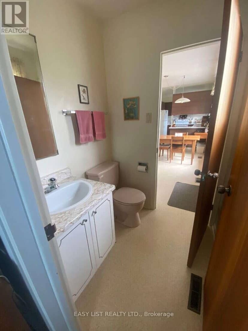 2154 Dutton Crescent — photo 35 of 40
