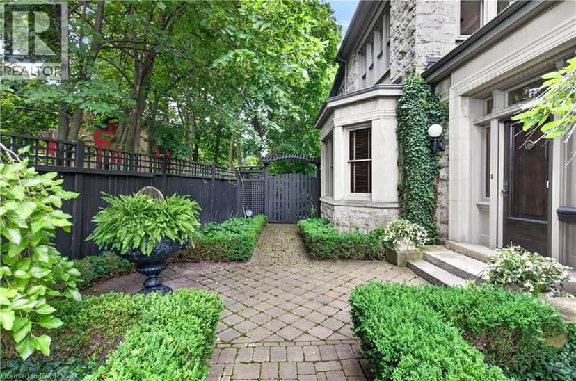 77 CLAREMONT Drive — photo 3 of 36