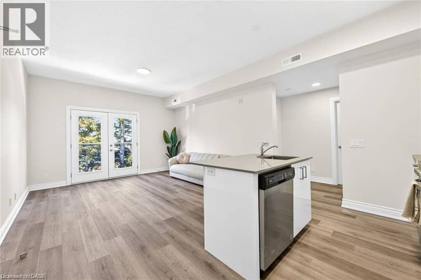 259 KING Street E Unit# 303 — photo 16 of 38