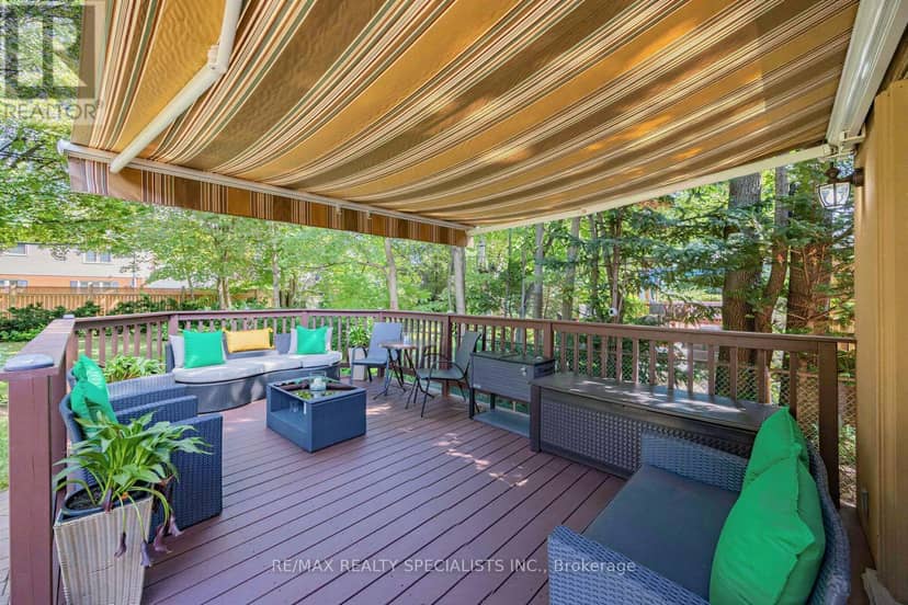 1211 Royal York Road — photo 31 of 38