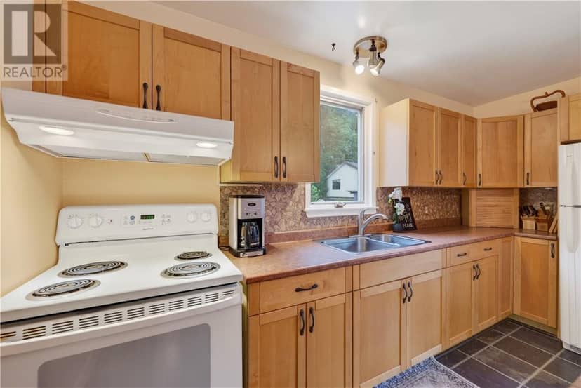 106 Rockview Road — photo 18 of 40