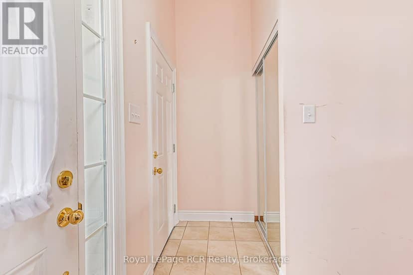 252 Spruce Street — photo 5 of 40