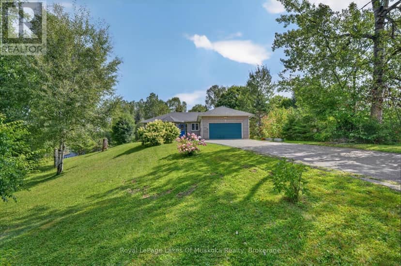 140 Simpson Street, Burk's Falls, photo 2