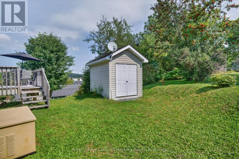 140 Simpson Street — photo 33 of 35