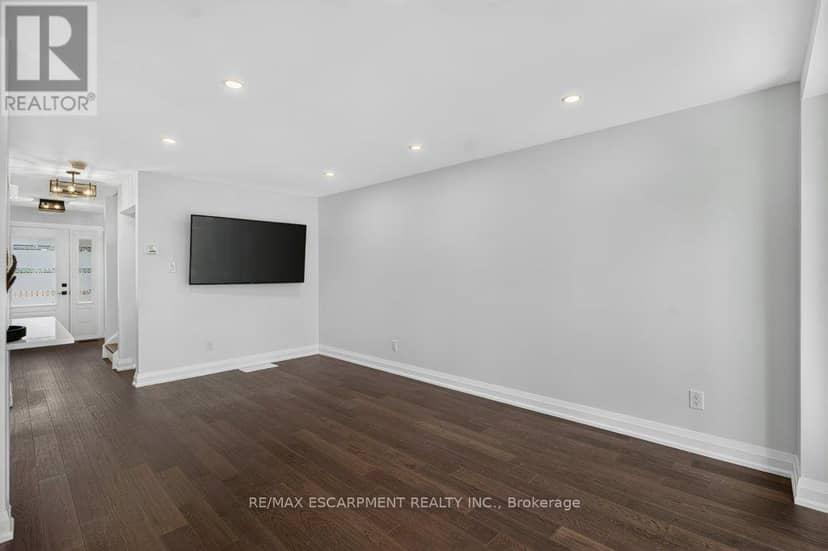57 - 5005 Pinedale Avenue — photo 19 of 40
