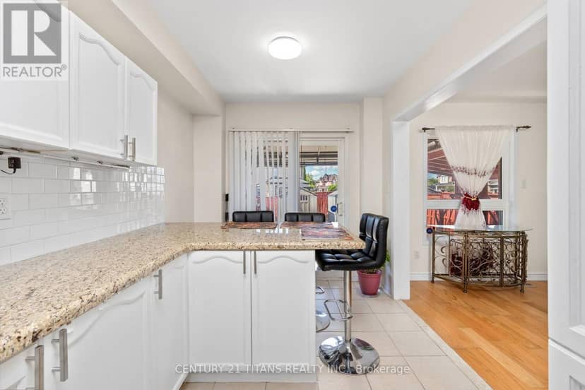 69 Rampart Crescent — photo 17 of 37