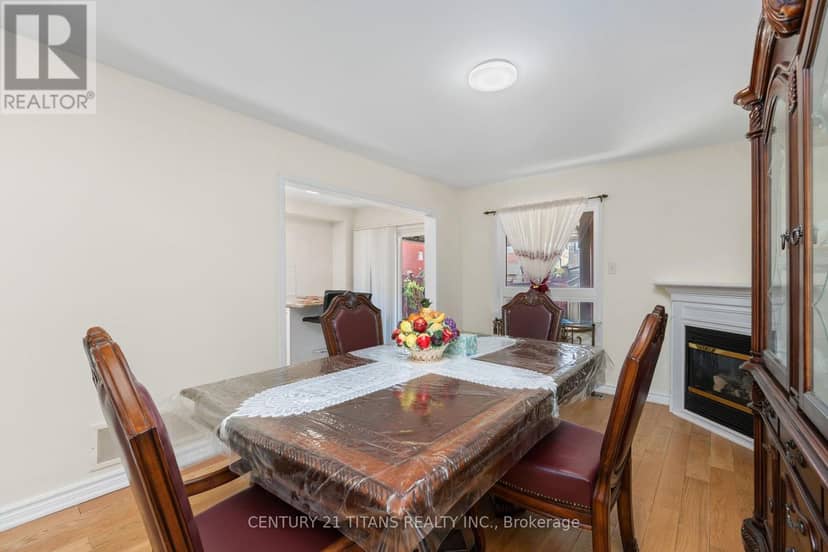 69 Rampart Crescent — photo 9 of 37