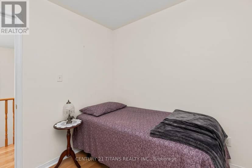 69 Rampart Crescent — photo 27 of 37