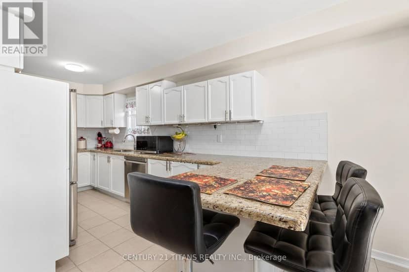 69 Rampart Crescent — photo 18 of 37