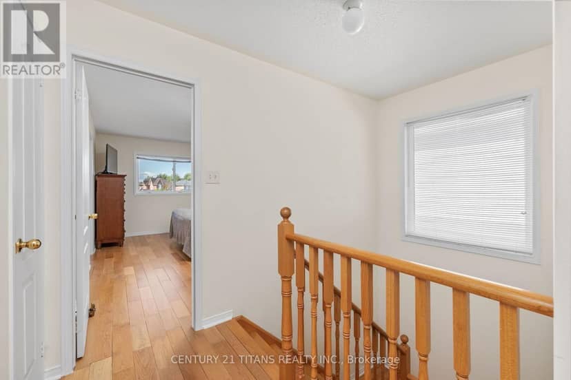 69 Rampart Crescent — photo 21 of 37