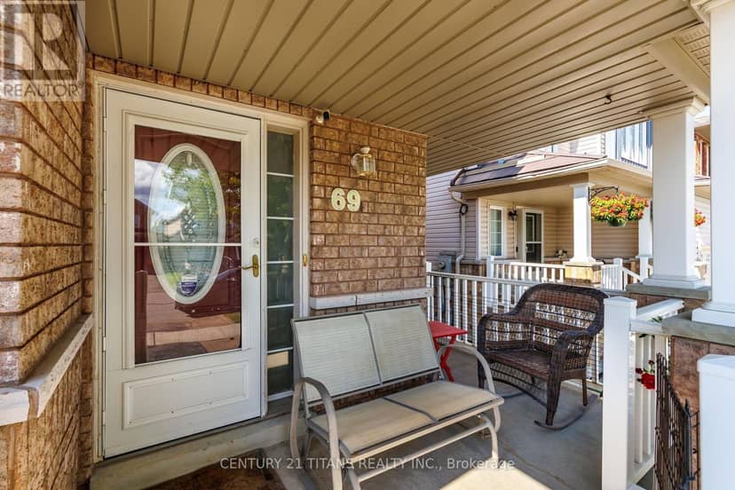 69 Rampart Crescent — photo 4 of 37