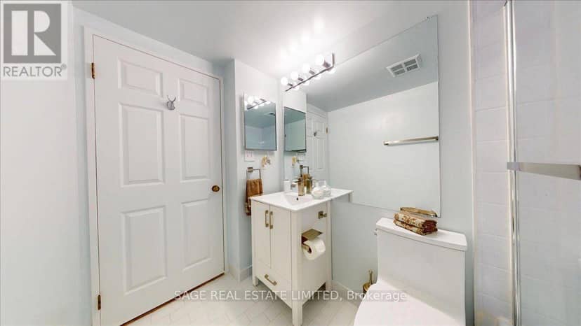 208 - 88 Charles Street E — photo 23 of 29