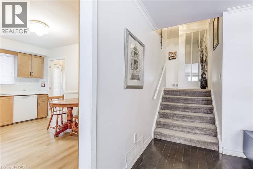 2145 SANDRINGHAM Drive — photo 11 of 24