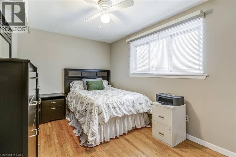 2145 SANDRINGHAM Drive — photo 13 of 24