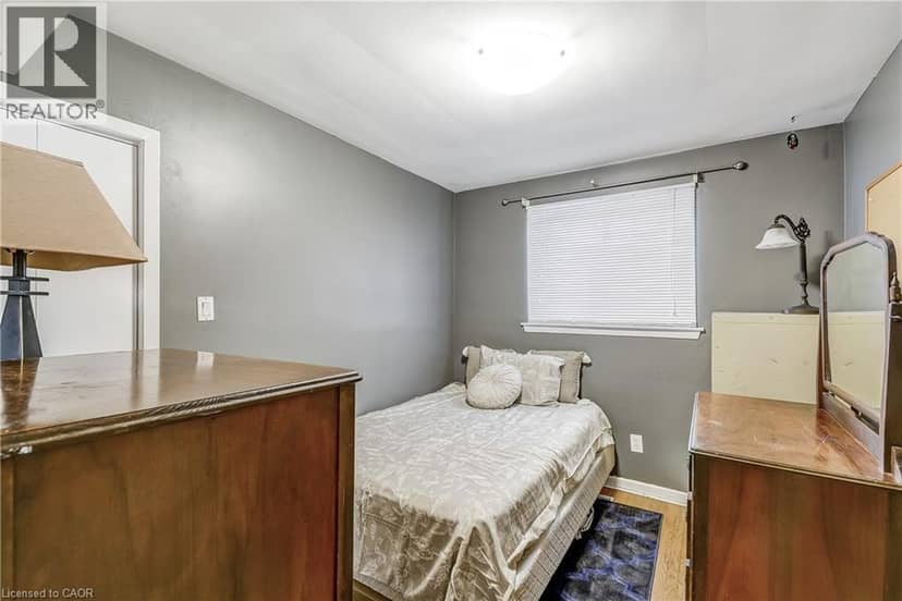 2145 SANDRINGHAM Drive — photo 14 of 24