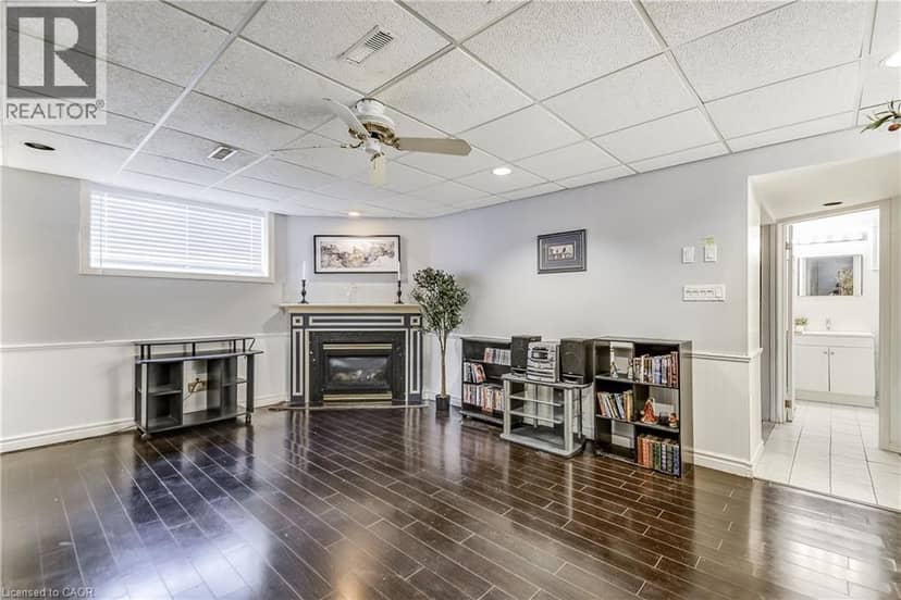 2145 SANDRINGHAM Drive — photo 19 of 24