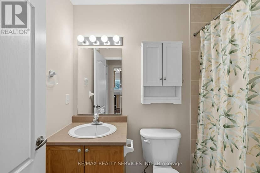 212 - 350 Wellington Street — photo 18 of 39