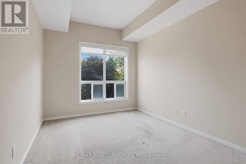 212 - 350 Wellington Street — photo 19 of 39