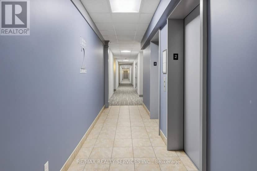 212 - 350 Wellington Street — photo 30 of 39