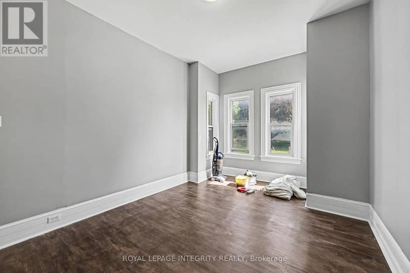 42 Elmsley Street S — photo 19 of 33