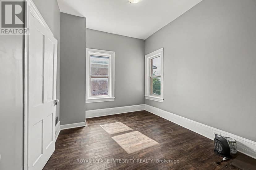 42 Elmsley Street S — photo 26 of 33