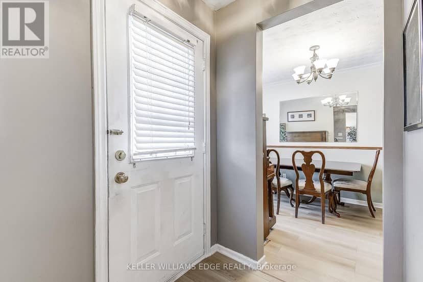 2145 Sandringham Drive — photo 6 of 23