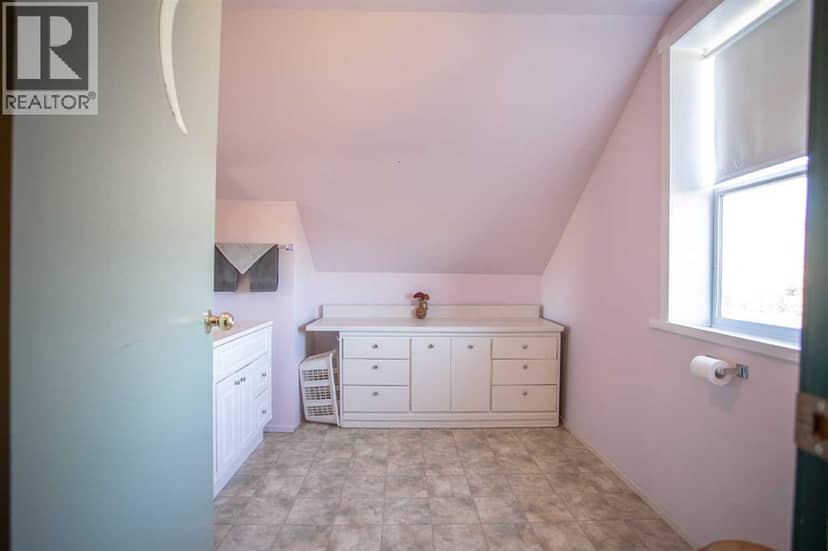 15536 Township Road 1094 — photo 19 of 40