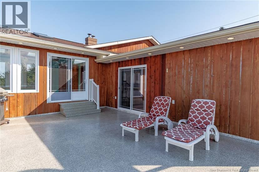 127 Bay Crescent Drive — photo 14 of 40