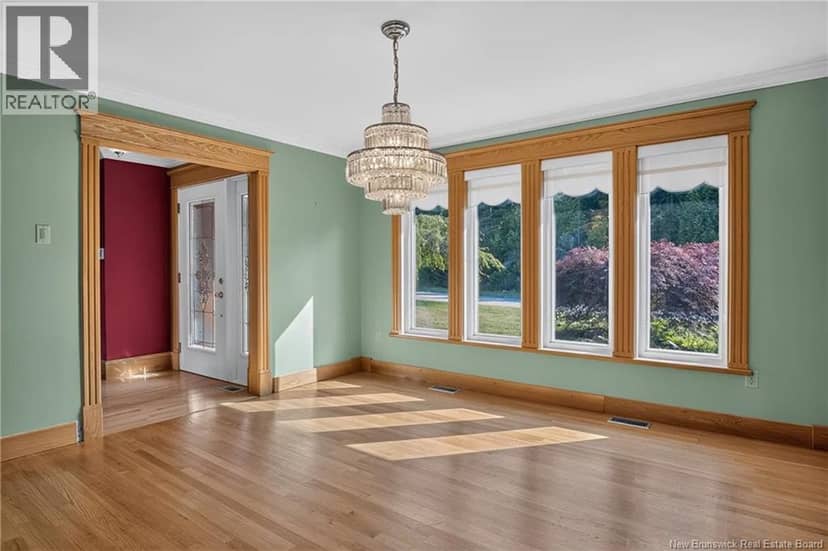 127 Bay Crescent Drive — photo 12 of 40