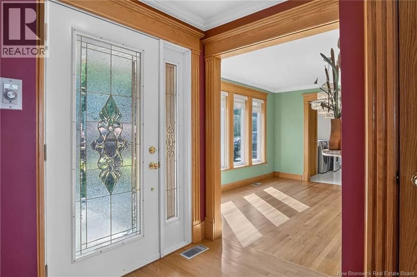 127 Bay Crescent Drive — photo 9 of 40