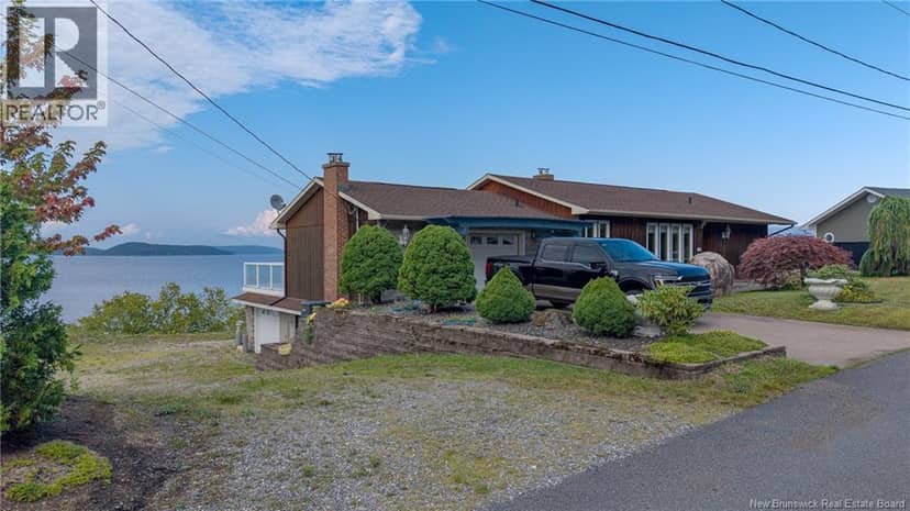 127 Bay Crescent Drive — photo 3 of 40