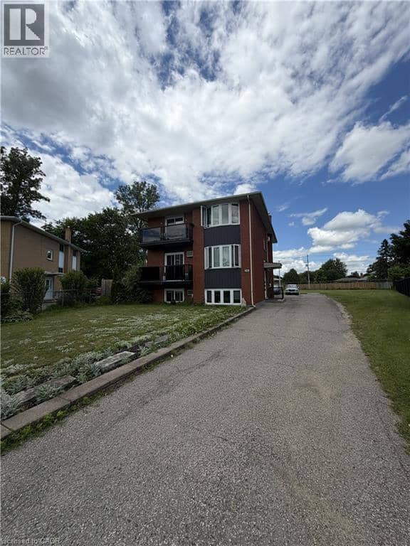 26 CARNABY Crescent — photo 20 of 23