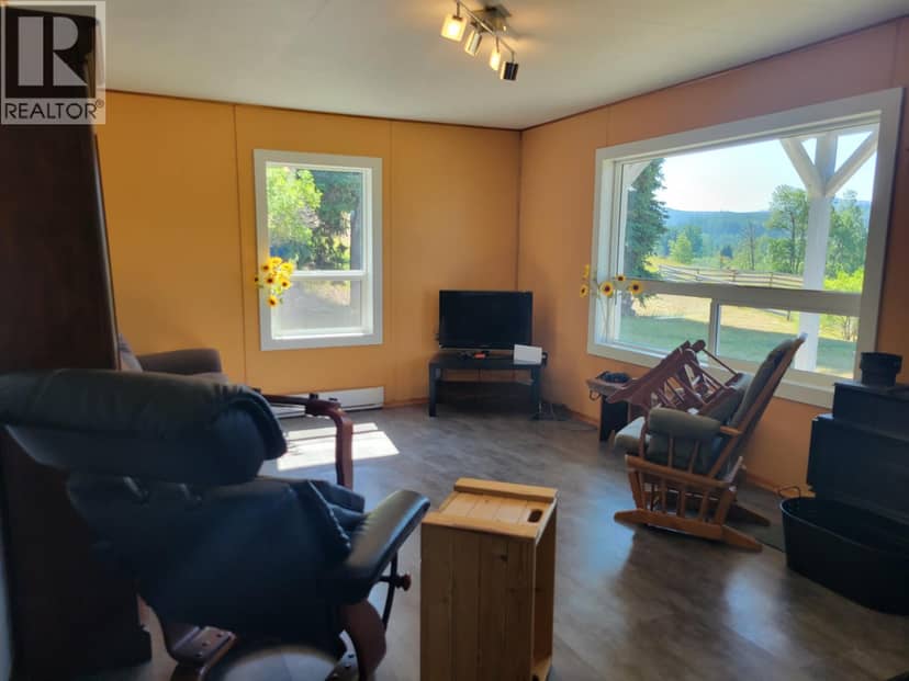 10443 NITHI PIT ROAD, Fraser Lake, photo 7