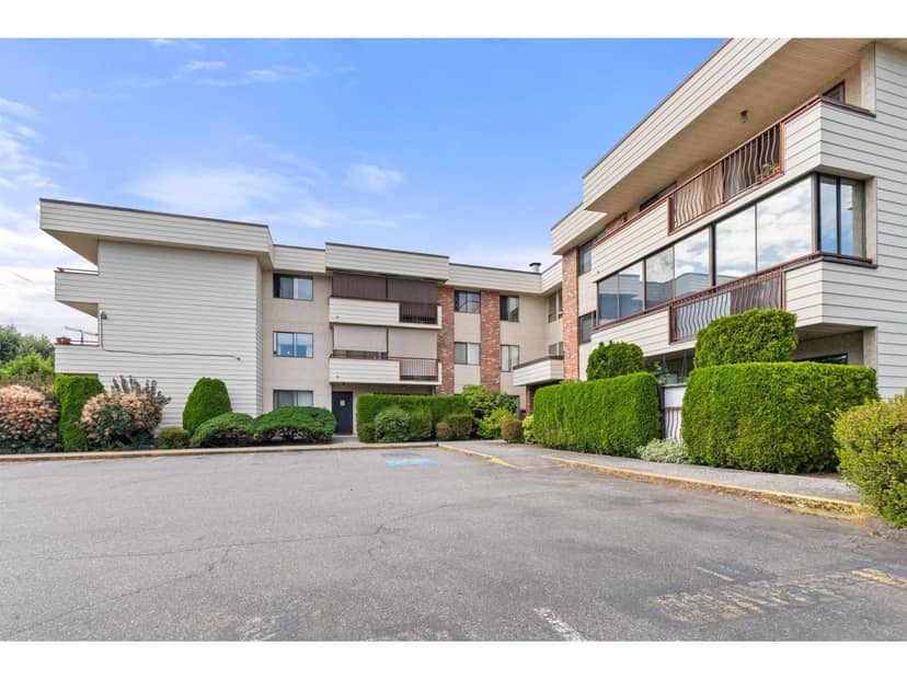 301 32885 GEORGE FERGUSON WAY, Abbotsford