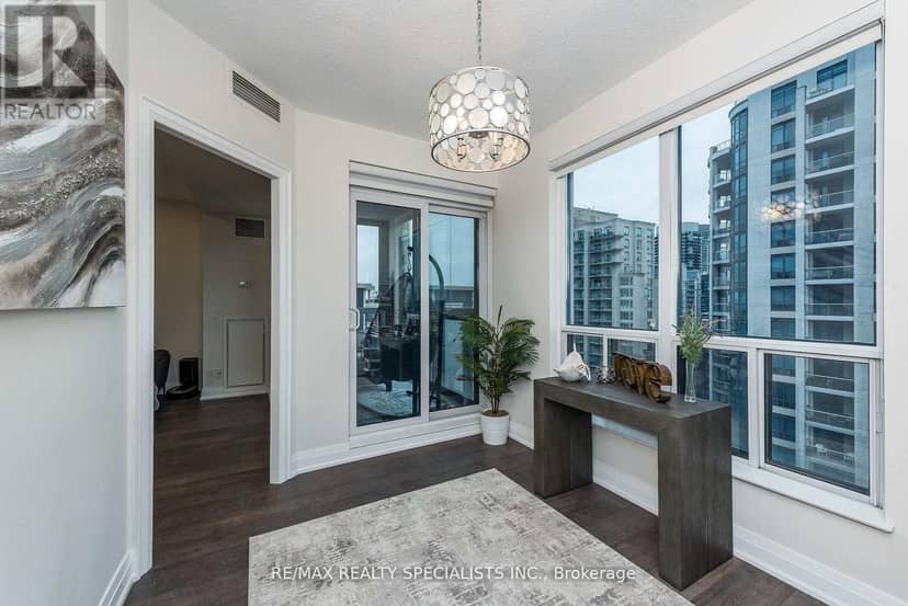 1114 - 2083 Lake Shore Boulevard W — photo 14 of 26