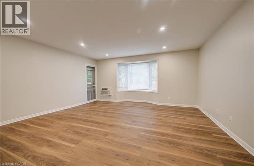440 DURHAM Street W Unit# 105 — photo 9 of 31