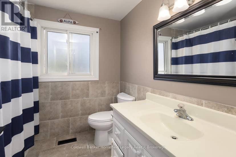 185 Maple Avenue — photo 24 of 39