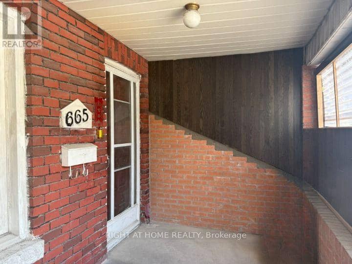 665 Ossington Avenue — photo 2 of 30