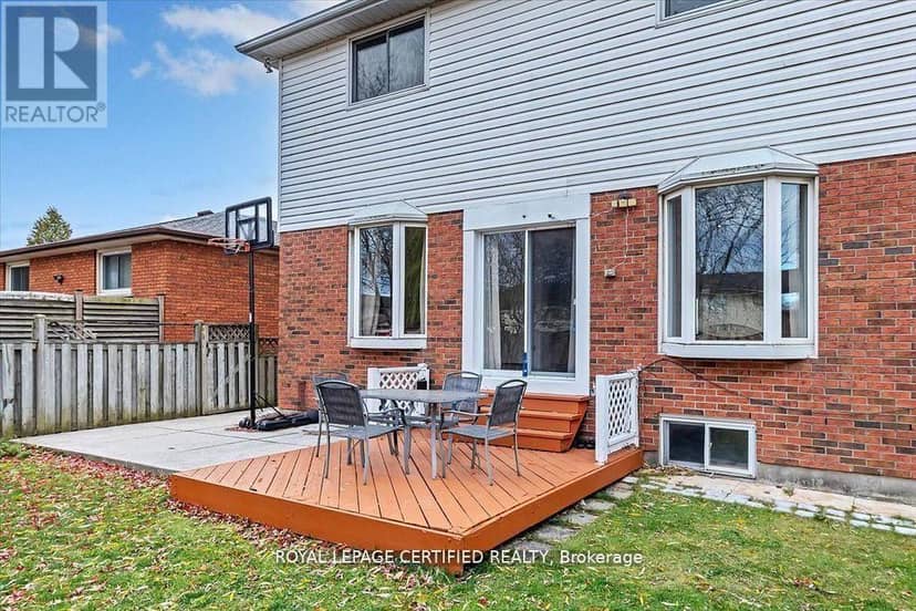 35 Trenholme Crescent — photo 36 of 37