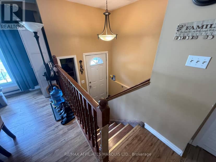 574 Lynwood Drive — photo 6 of 21