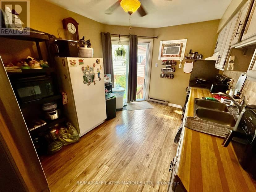 574 Lynwood Drive — photo 9 of 21