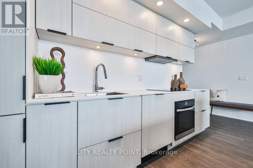2204 - 370 Martha Street — photo 19 of 40