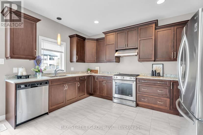 566 Bradwell Chase — photo 11 of 40