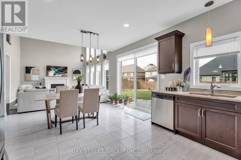 566 Bradwell Chase — photo 12 of 40