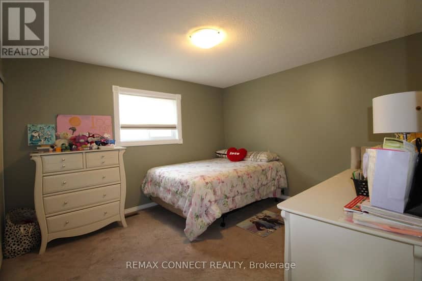 80 Kennett Drive, Whitby, photo 8