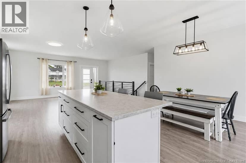 11 Riverside Drive — photo 15 of 40