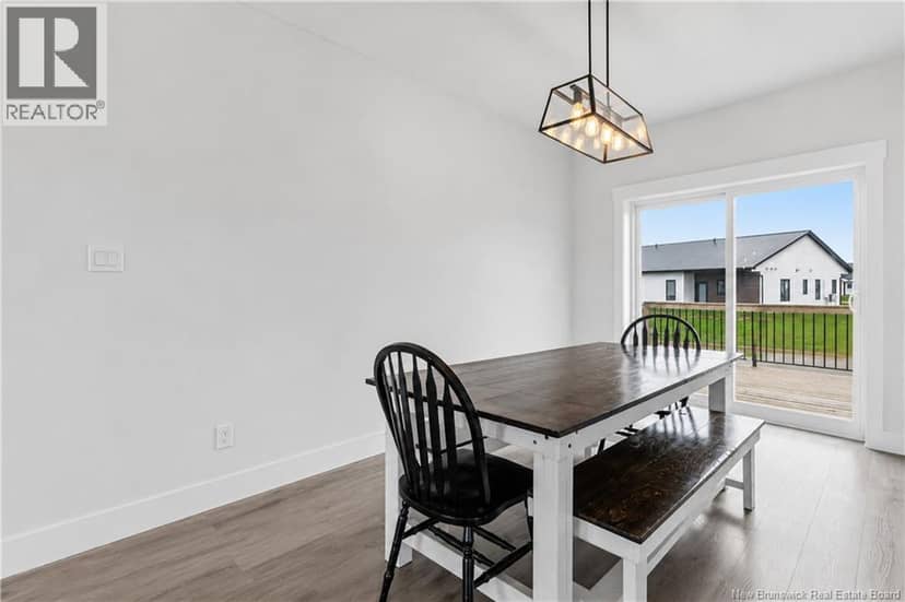 11 Riverside Drive — photo 12 of 40
