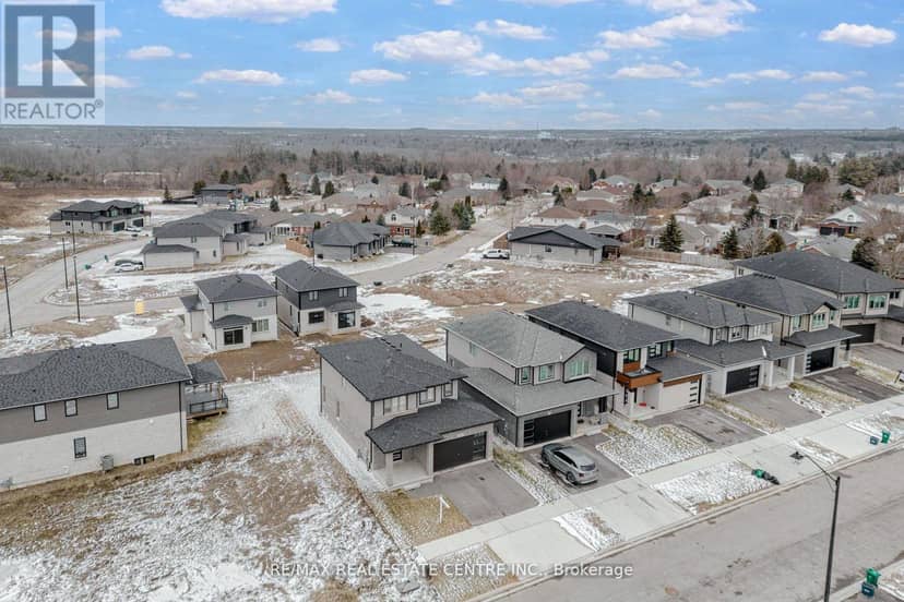 8 Moon Crescent — photo 3 of 38